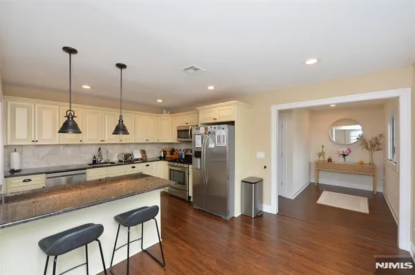 $3,200 | 174 Burns Avenue, Unit 2, Lodi, NJ 07644