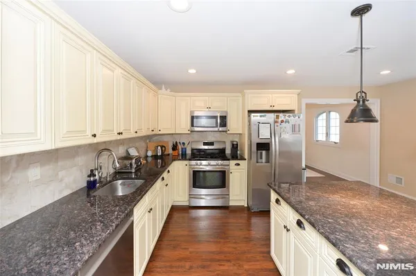 $3,200 | 174 Burns Avenue, Unit 2, Lodi, NJ 07644