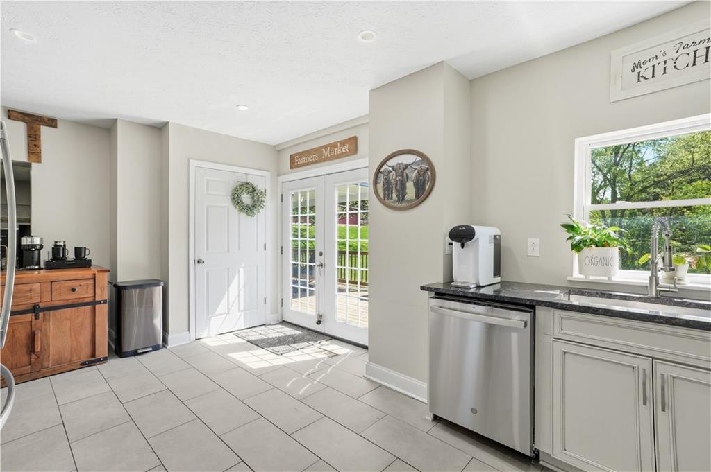 2416 Magee Road Sewickley, PA 15143 - Photo 11 of 37