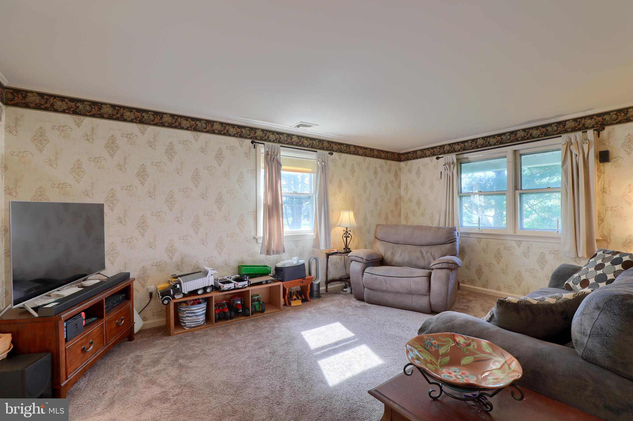 1964 Old Line Road Manheim, PA 17545 - Photo 4 of 37