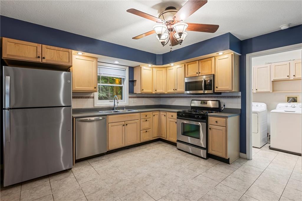 547 Mercer Road Butler, PA 16001 - Photo 6 of 32 Gallery Image 6