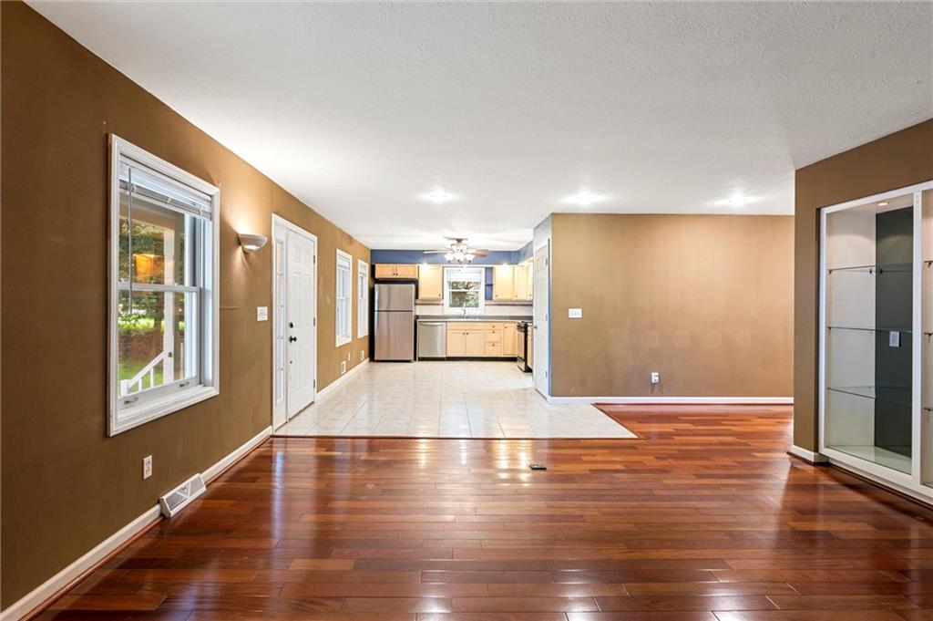 547 Mercer Road Butler, PA 16001 - Photo 8 of 32 Gallery Image 8