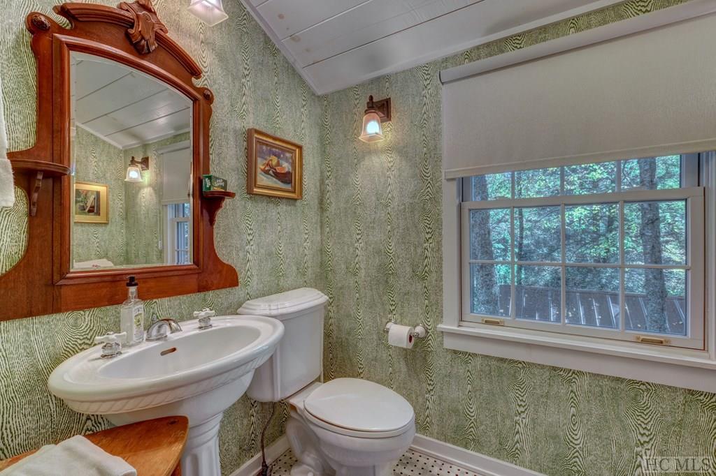 75 Billy Cabin Road Highlands, NC 28741 - Photo 18 of 28 Gallery Image 18