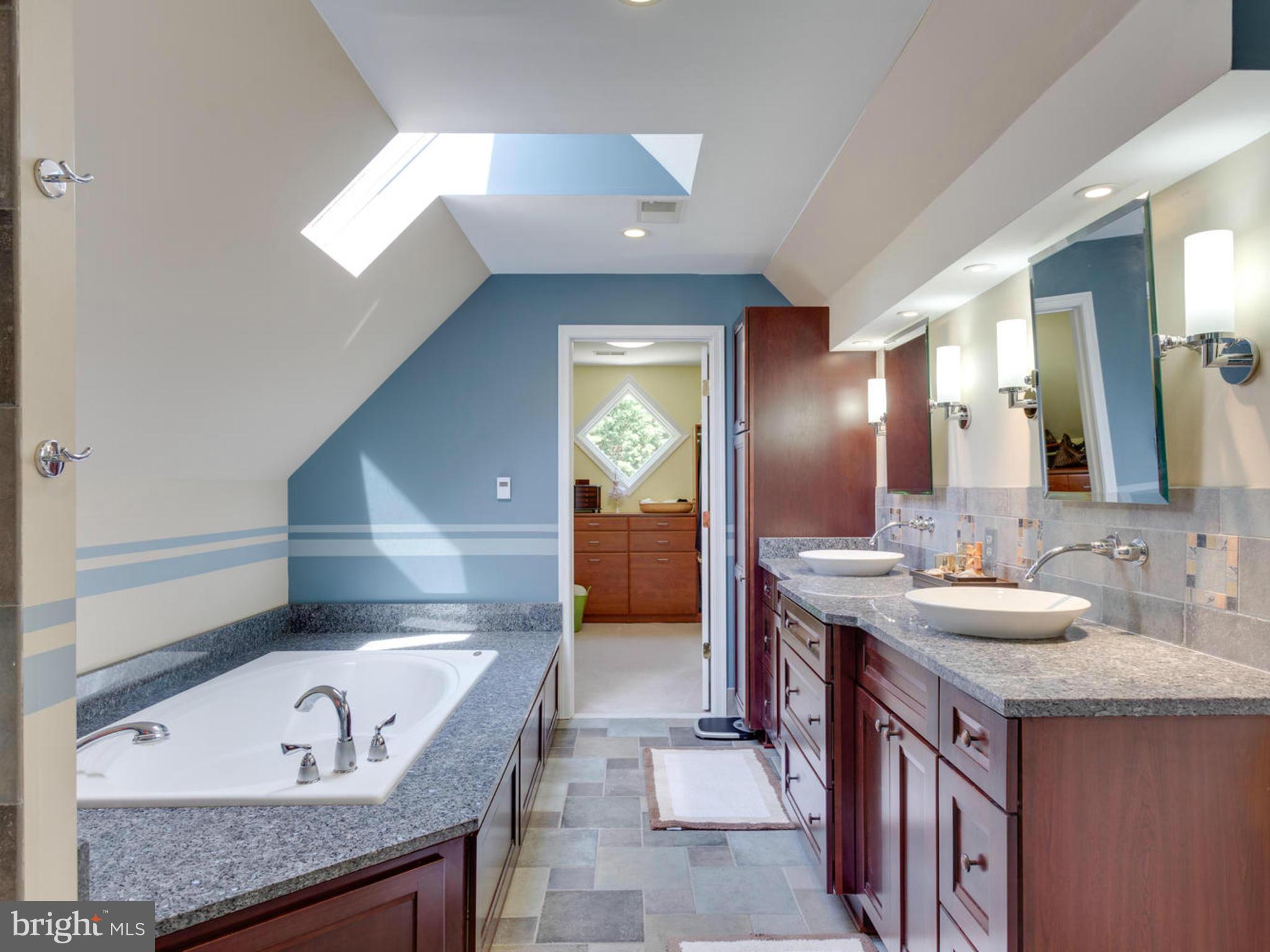 2000 Beacon Place Reston, VA 20191 - Photo 16 of 30 Cherry cabinets and granite counters