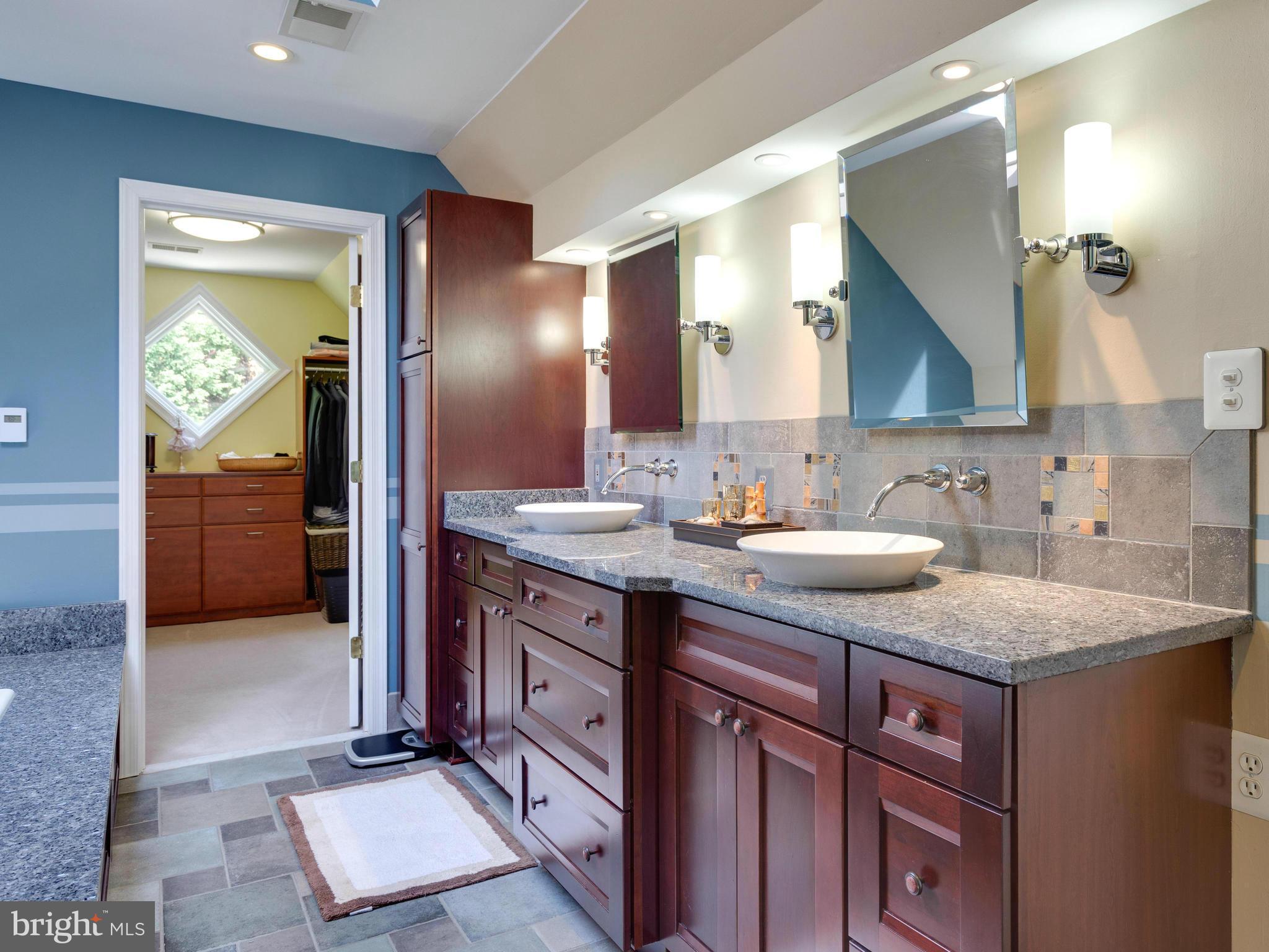 2000 Beacon Place Reston, VA 20191 - Photo 17 of 30 Heated floors