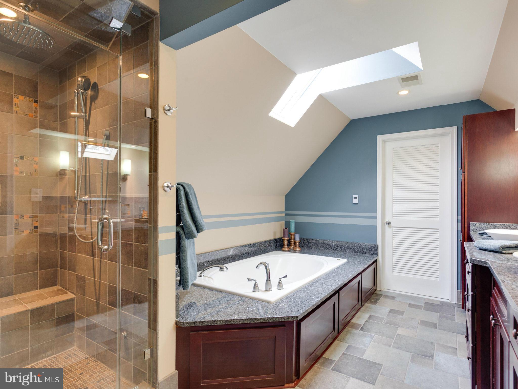 2000 Beacon Place Reston, VA 20191 - Photo 18 of 30 Steam shower