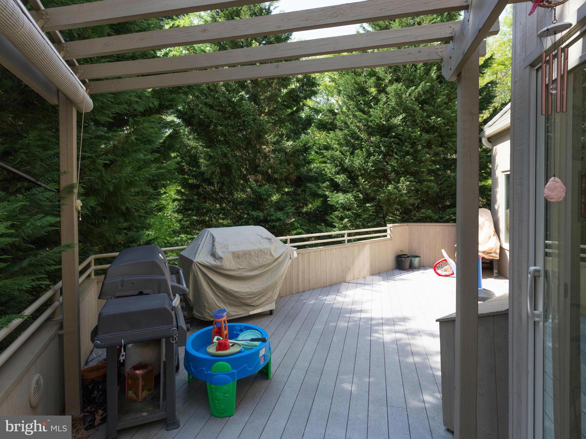 2000 Beacon Place Reston, VA 20191 - Photo 23 of 30 Deck with privacy