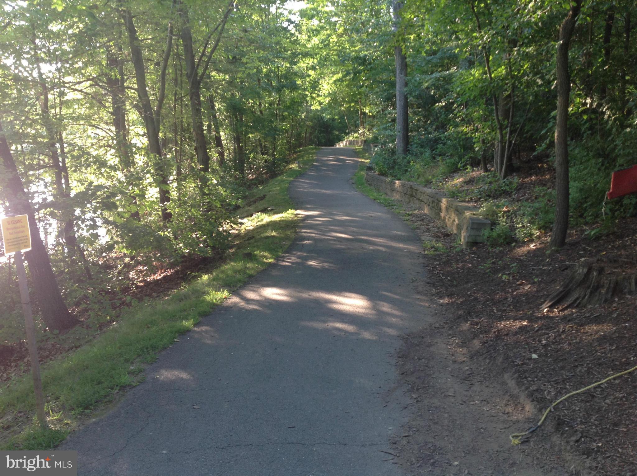 2000 Beacon Place Reston, VA 20191 - Photo 29 of 30 Walking path