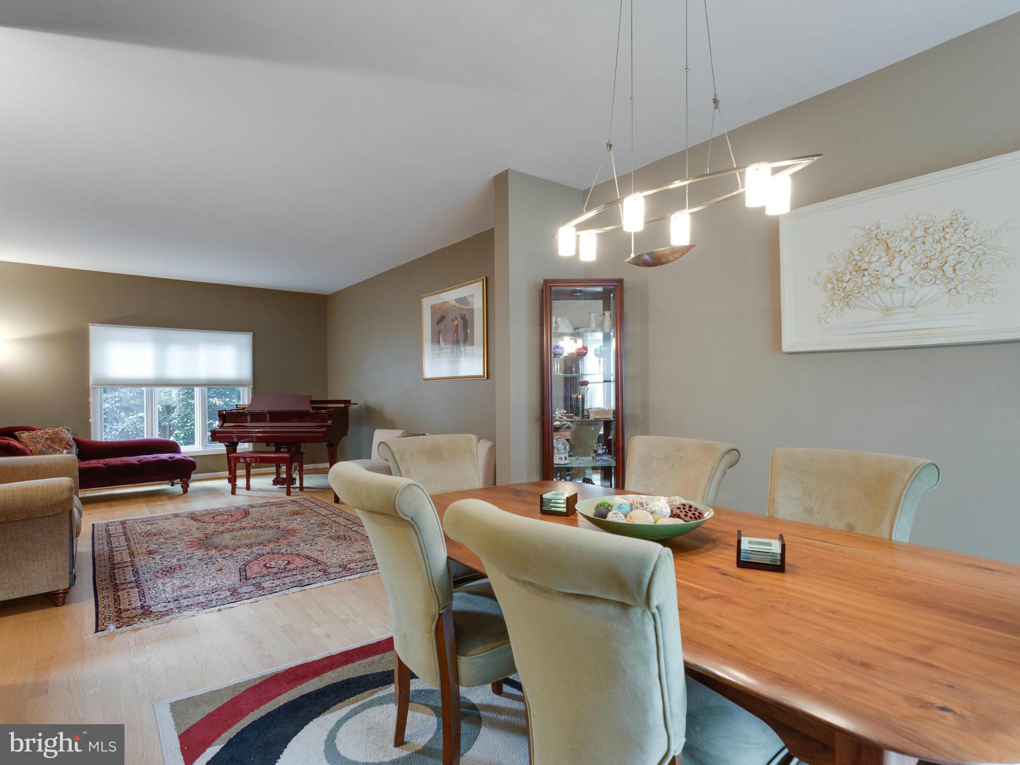 2000 Beacon Place Reston, VA 20191 - Photo 6 of 30 Living Room and dining room