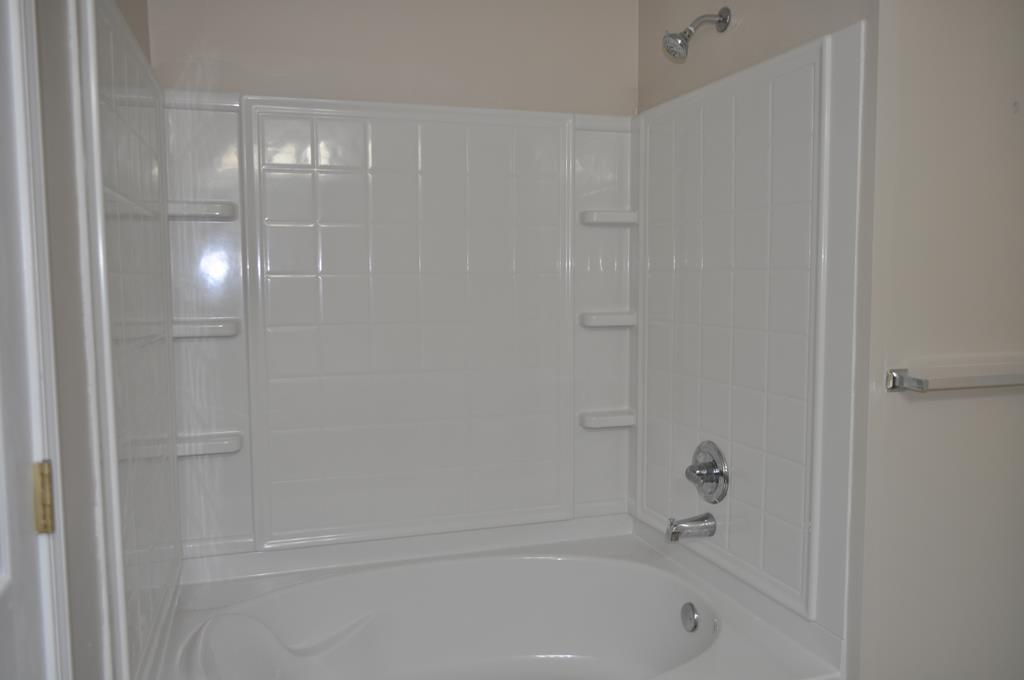 142 Old Indian Springs Road Forsyth, GA 31029 - Photo 13 of 30 a close up of a bathtub