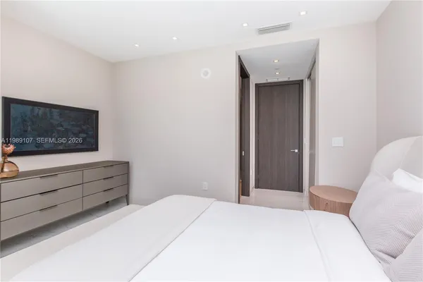 $25,000 | 851 Northeast 1st Avenue, Unit PH4611, Miami, FL 33132