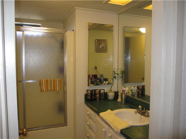 150 South Rancho Santa Fe Road, Unit 99 San Marcos, CA 92078 - Photo 8 of 18 First Bathroom