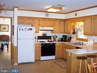 307 East Millstream Road Cream Ridge, NJ 08514 - Photo 2 of 6