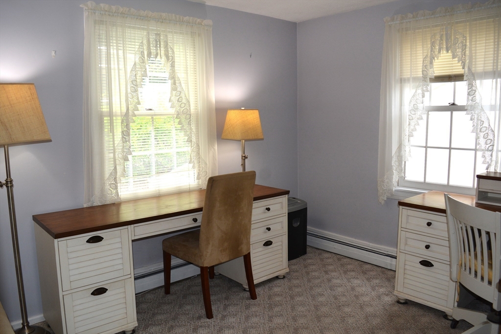 20 Exeter Street West Springfield, MA 01089 - Photo 22 of 42