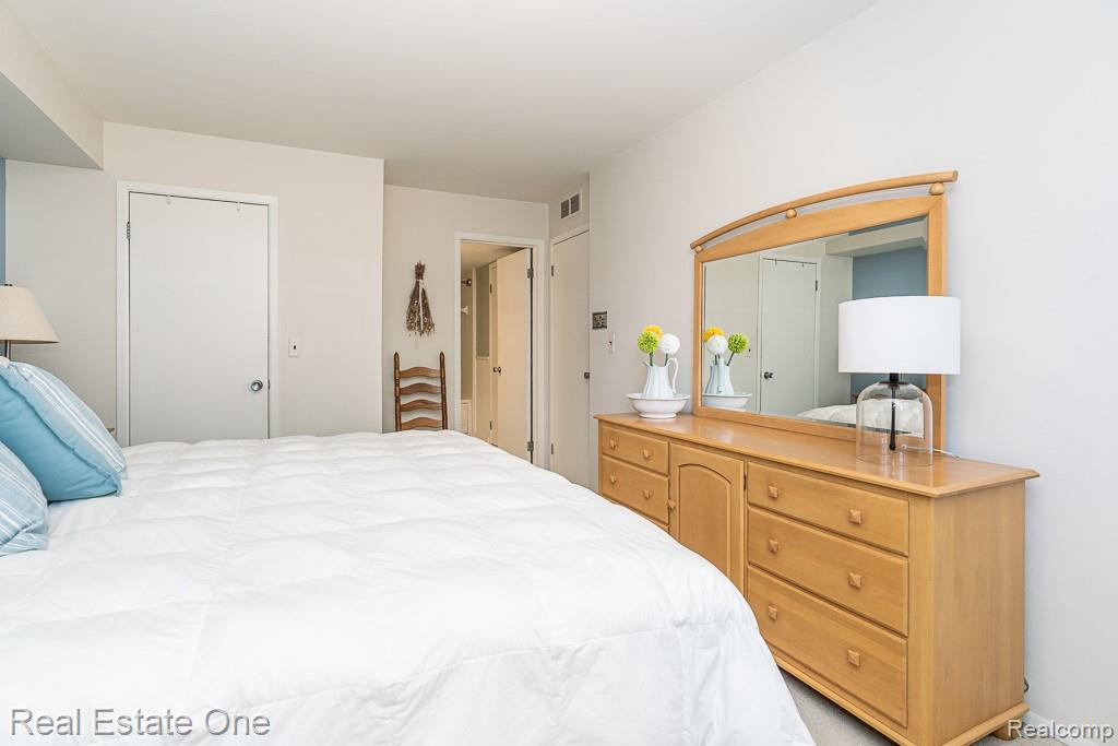 1697 Riverside Drive, Unit 15 Rochester Hills, MI 48309 - Photo 16 of 32 Gallery Image 16