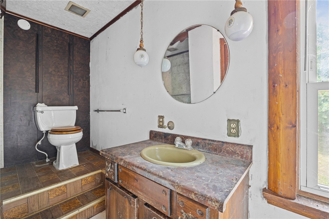 3263 Lembke Road Lyons, NY 14489 - Photo 24 of 31 Upstairs Bathroom