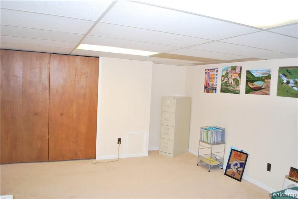285 Slade Court Rochester Hills, MI 48307 - Photo 28 of 35