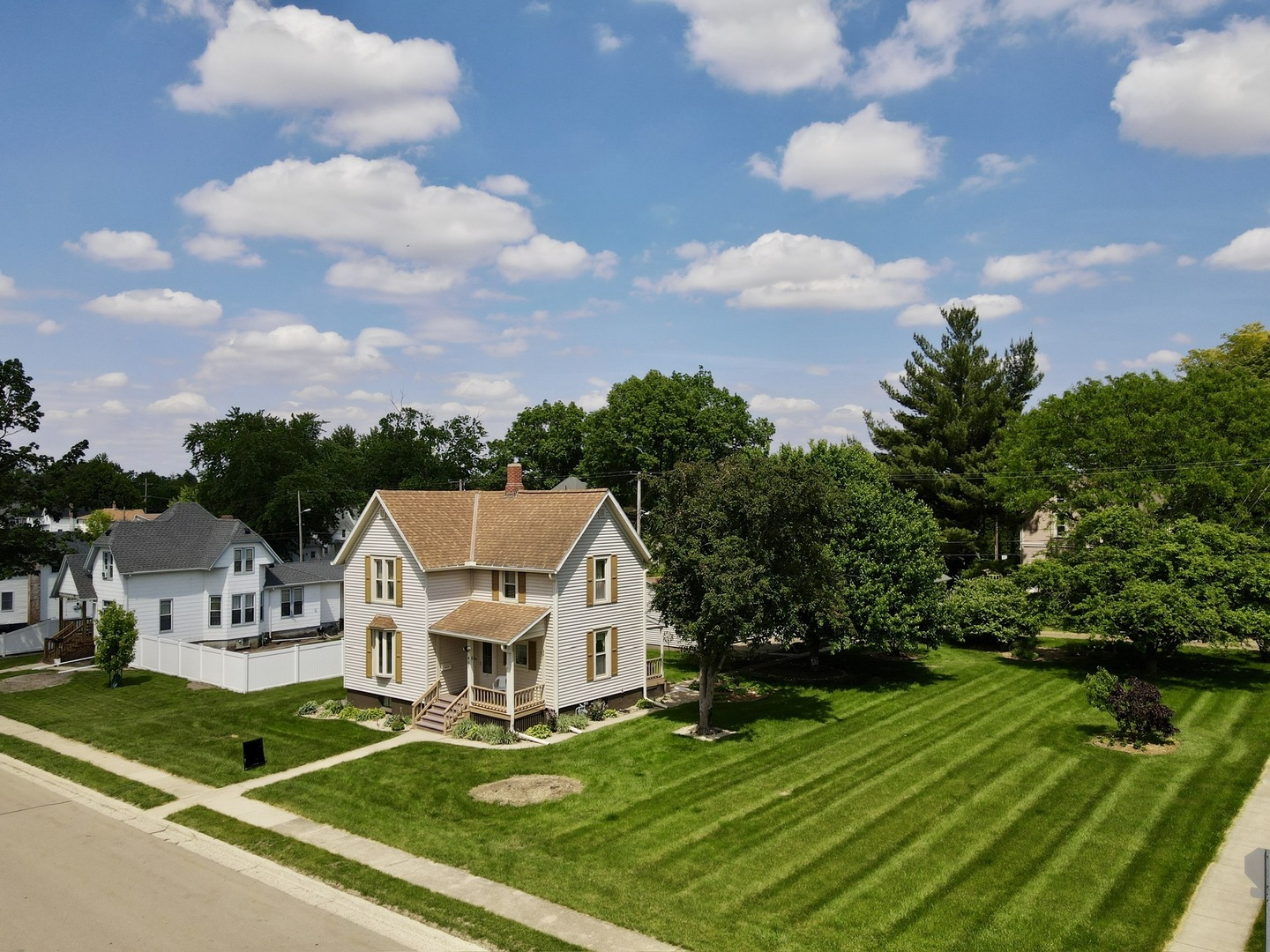 407 North Chestnut Street Princeton, IL 61356 - Photo 2 of 28