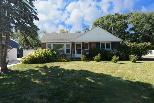 $510,000 | 305 Maple Street, Glen Ellyn, IL 60137