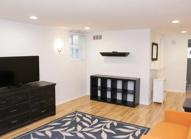 $499,000 | 305 Maple Street, Glen Ellyn, IL 60137