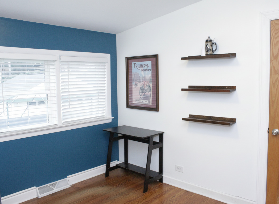 305 Maple Street Glen Ellyn, IL 60137 - Photo 18 of 28 a room with a table and a window