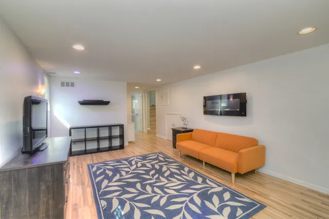 $510,000 | 305 Maple Street, Glen Ellyn, IL 60137