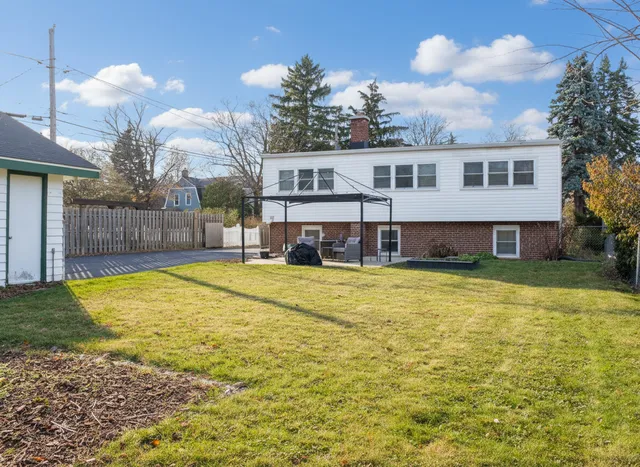 $499,000 | 305 Maple Street, Glen Ellyn, IL 60137