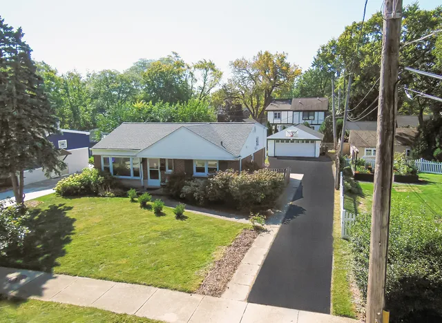 $510,000 | 305 Maple Street, Glen Ellyn, IL 60137