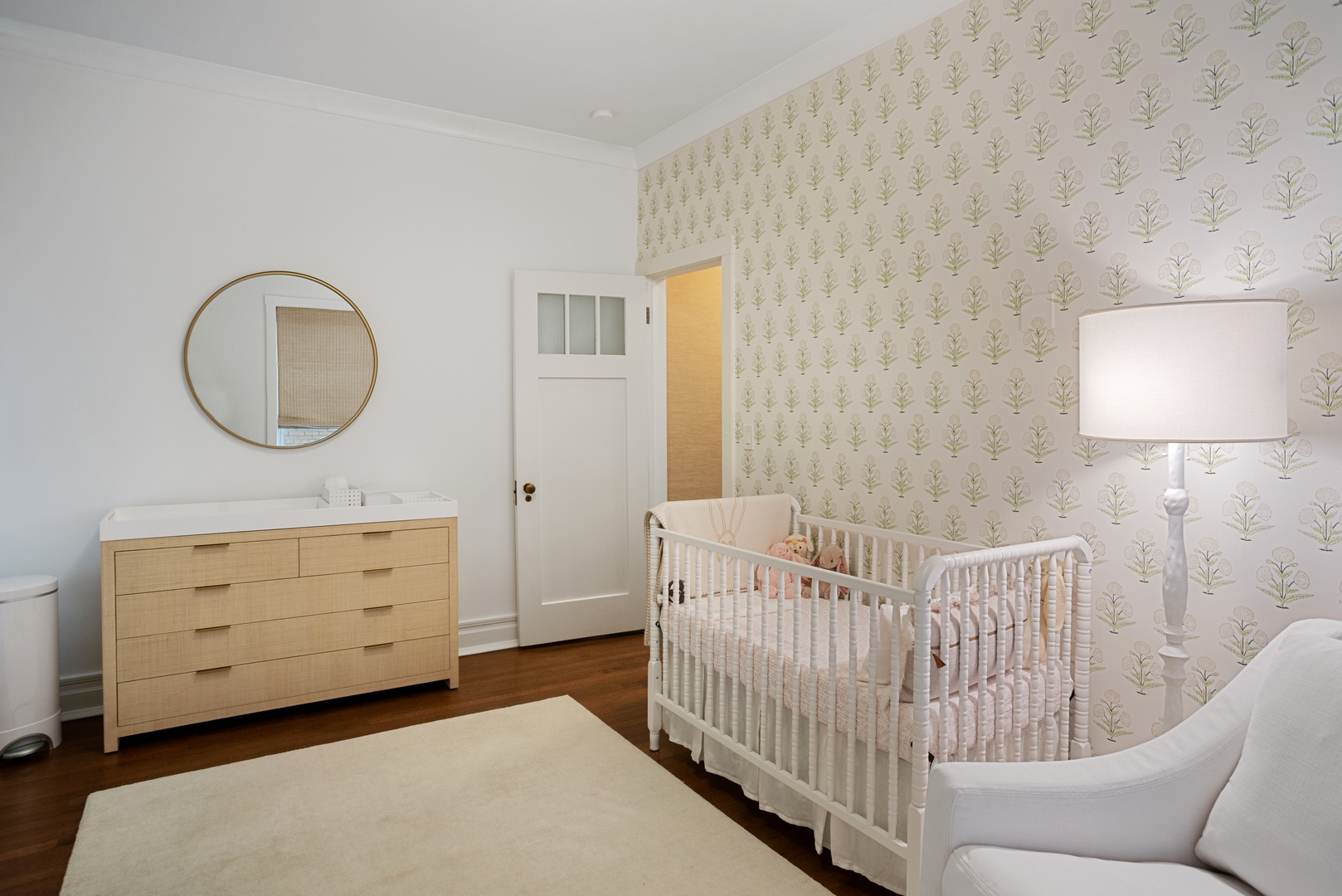 322 West Belden Avenue, Unit 1W Chicago, IL 60614 - Photo 18 of 24 a bedroom with a bed window and a dresser