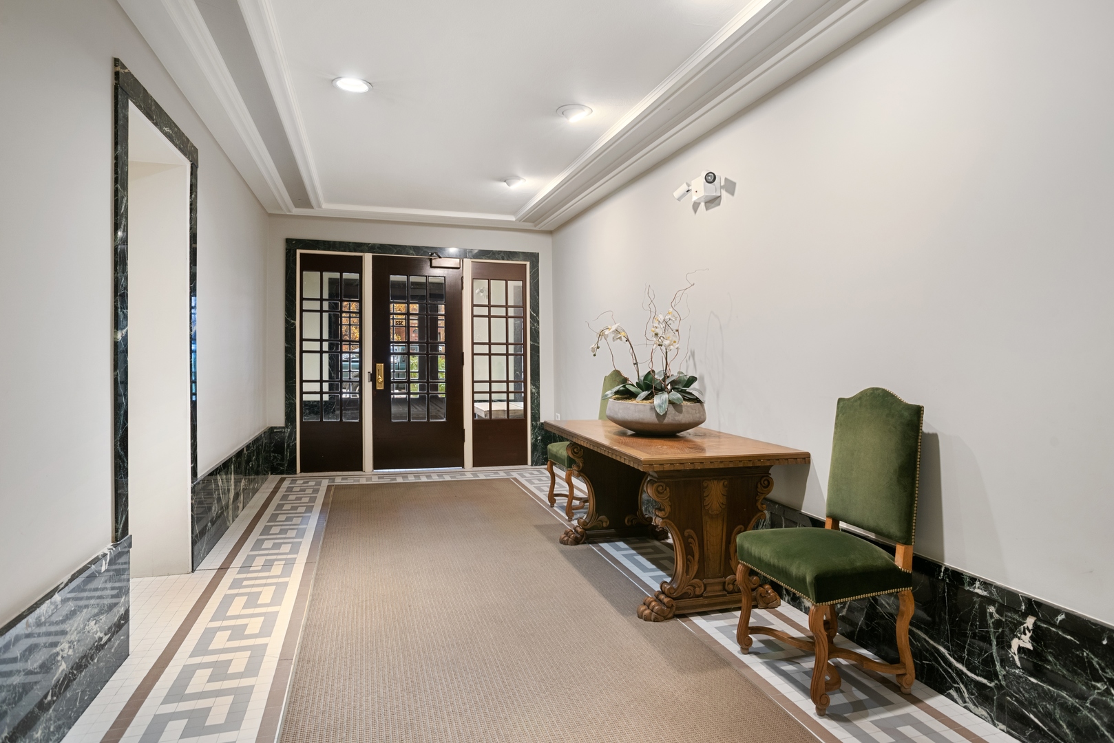 322 West Belden Avenue, Unit 1W Chicago, IL 60614 - Photo 23 of 24 a workspace with furniture and window