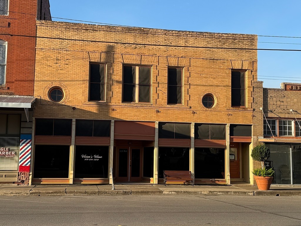 107 East Main Street Eagle Lake, TX 77434 - Photo 2 of 6 front view of a building