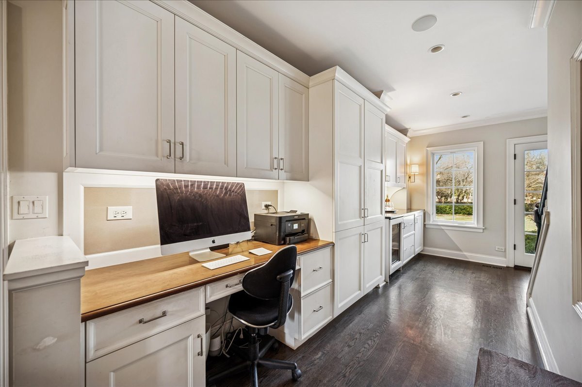 Undisclosed Address Winnetka, IL 60093 - Photo 21 of 55