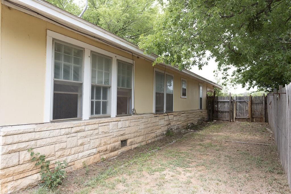 423 Elm Street Ranger, TX 76470 - Photo 11 of 12