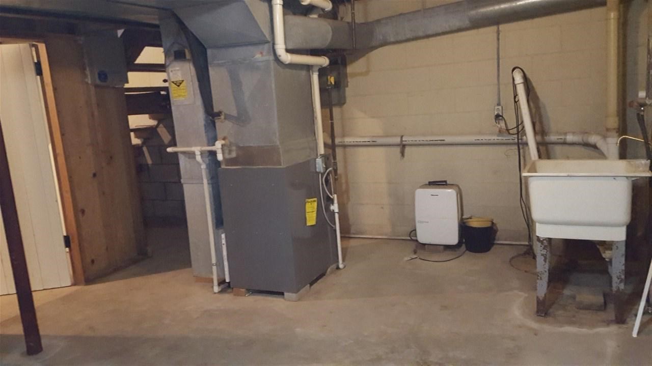 6333 Wreckenridge Road Flint, MI 48532 - Photo 20 of 23 31377513-19.JPG