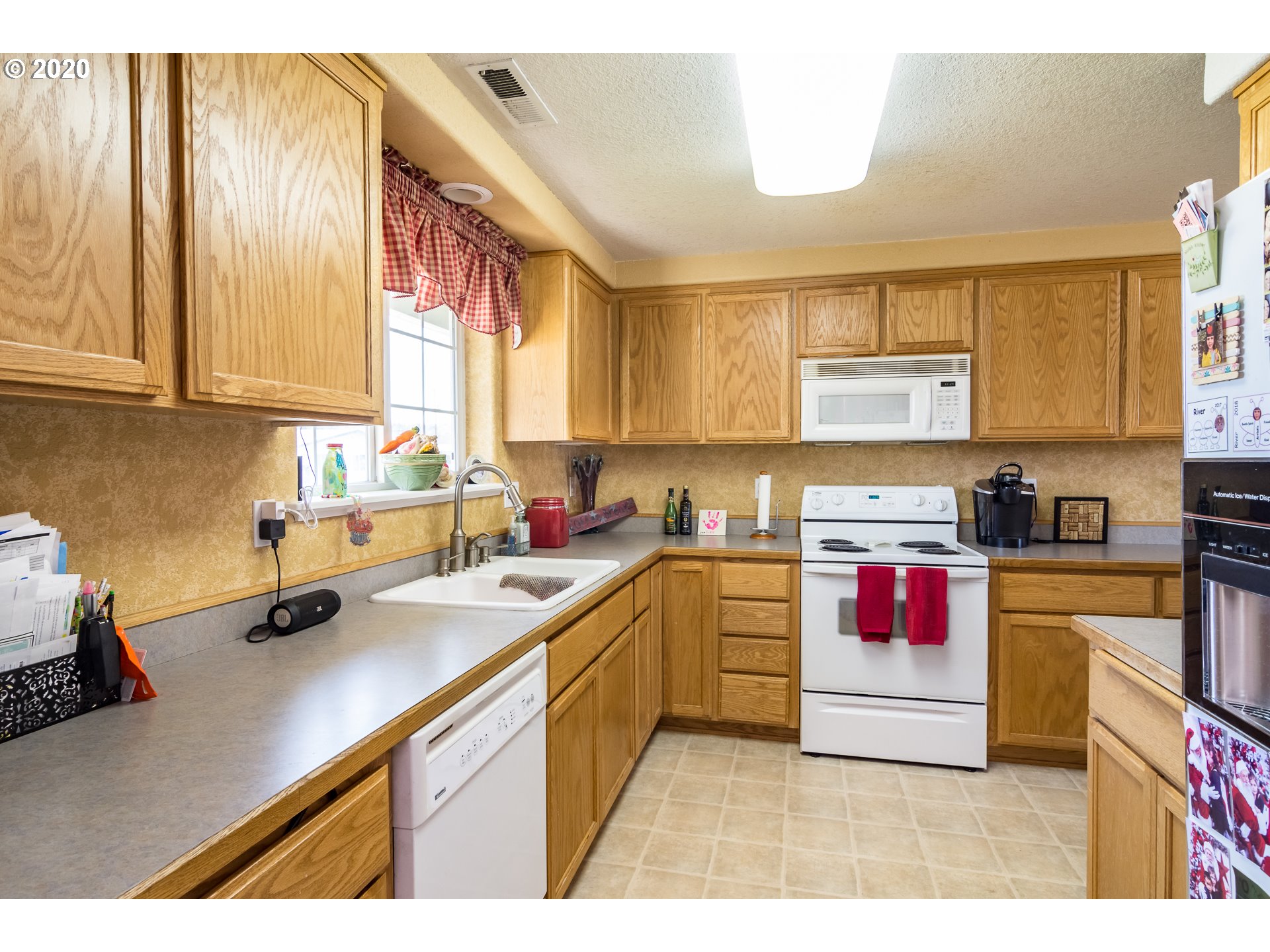 1630 Rolling Hills Road Roseburg, OR 97471 - Photo 14 of 32 Gallery Image 14