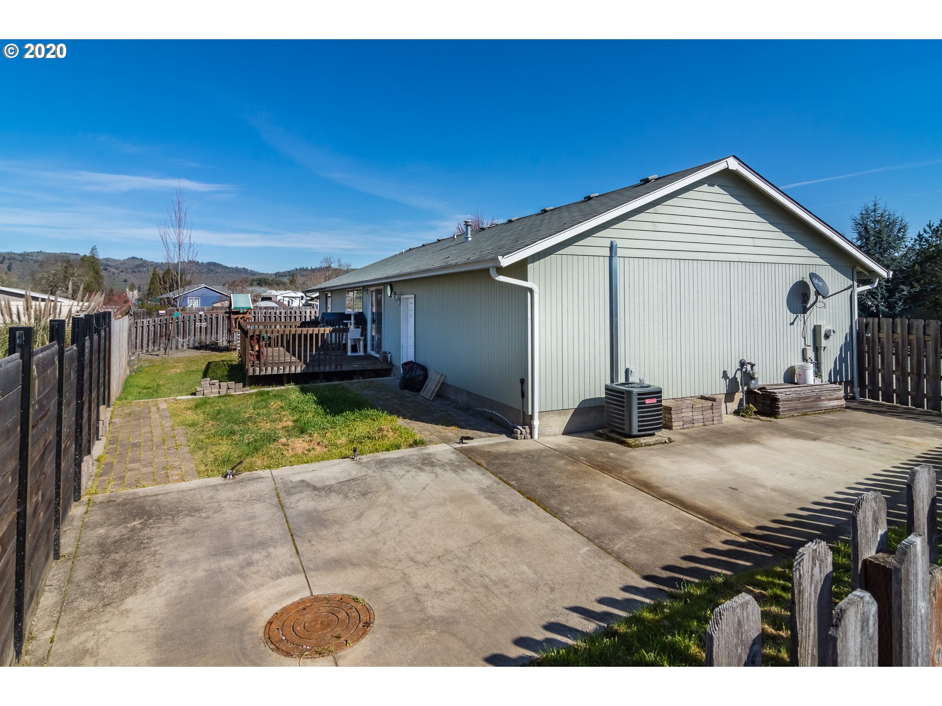 1630 Rolling Hills Road Roseburg, OR 97471 - Photo 27 of 32 Gallery Image 27
