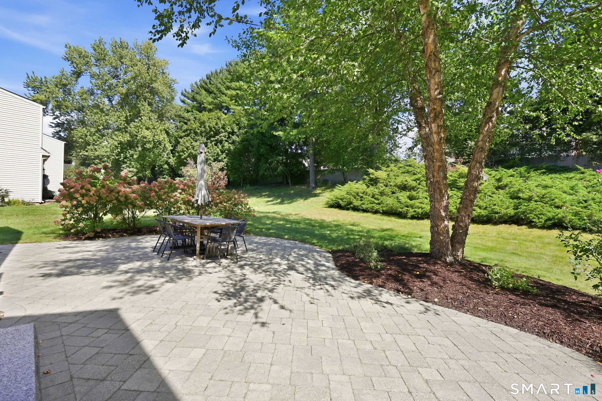 6 Cornfield Road Simsbury, CT 06070 - Photo 27 of 40 Beautiful paver patio!
