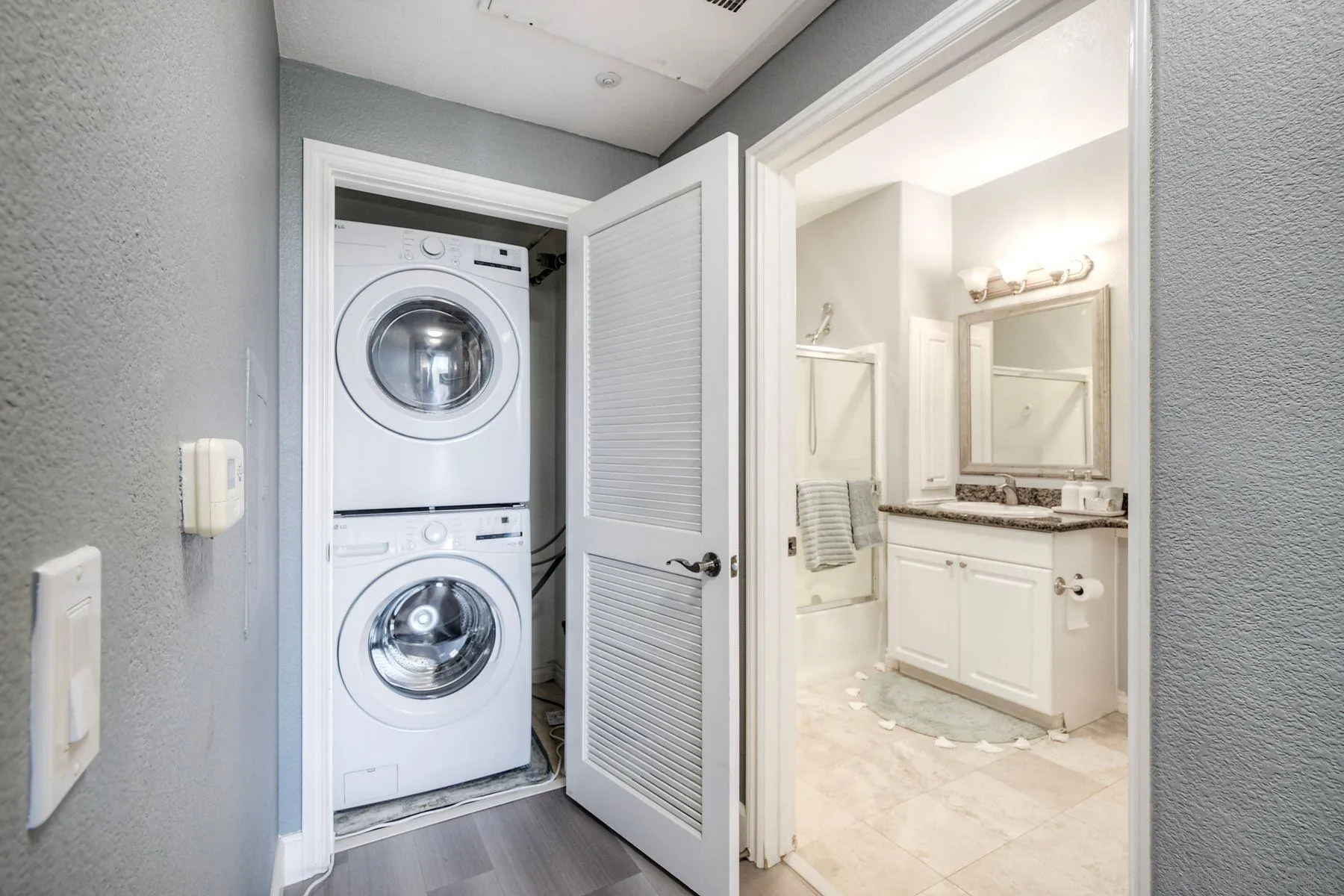 9253 Regents Road, Unit A305 La Jolla, CA 92037 - Photo 15 of 32
