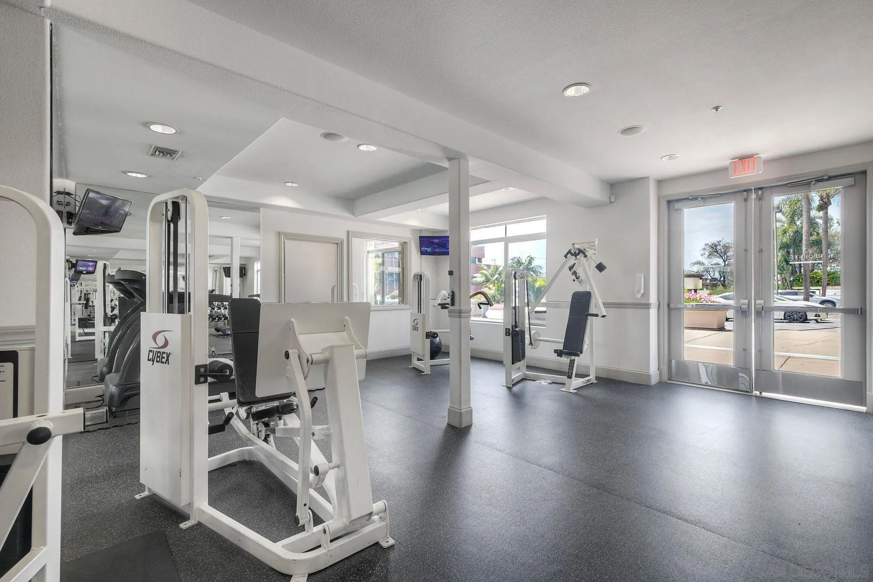 9253 Regents Road, Unit A305 La Jolla, CA 92037 - Photo 28 of 32