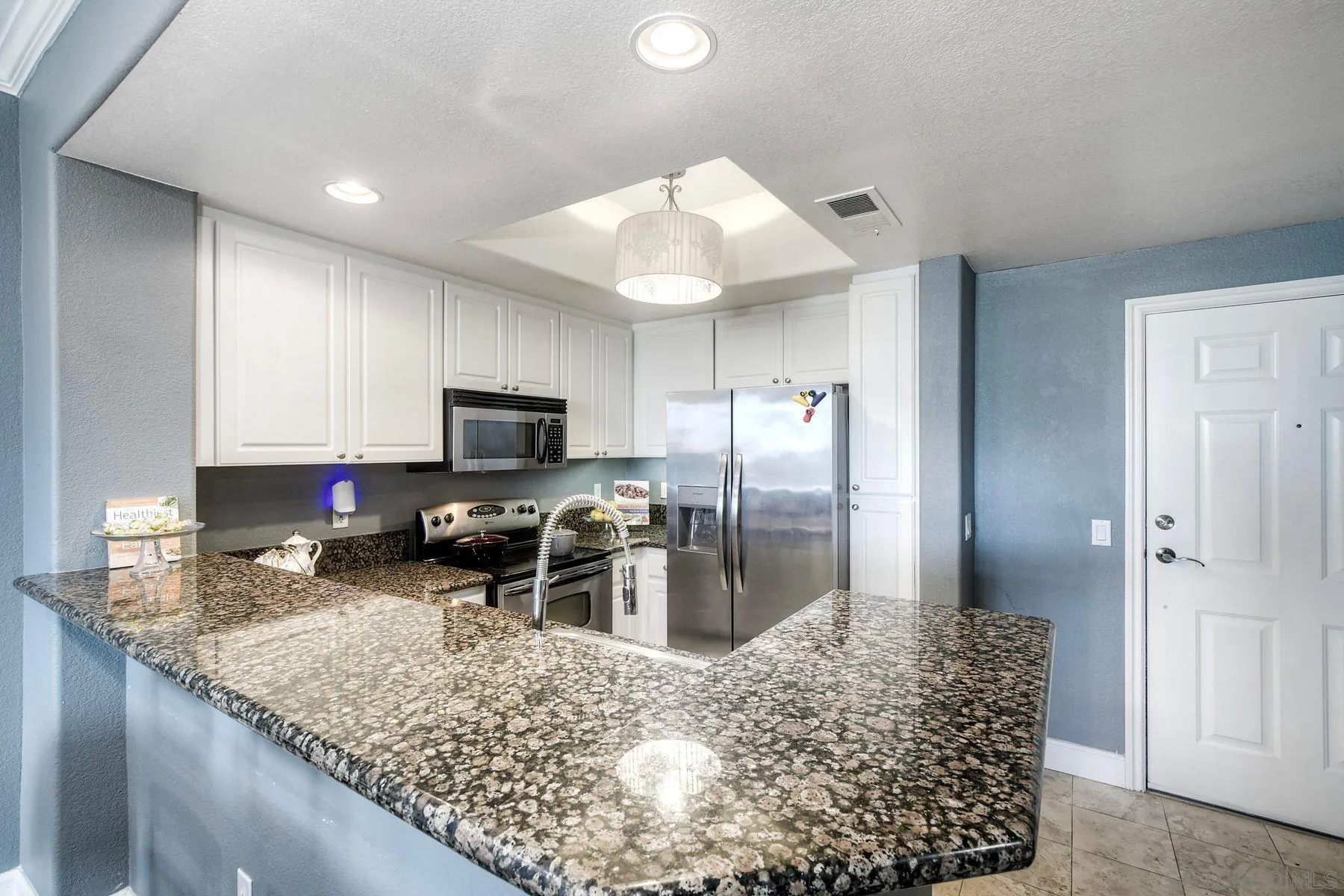 9253 Regents Road, Unit A305 La Jolla, CA 92037 - Photo 5 of 32