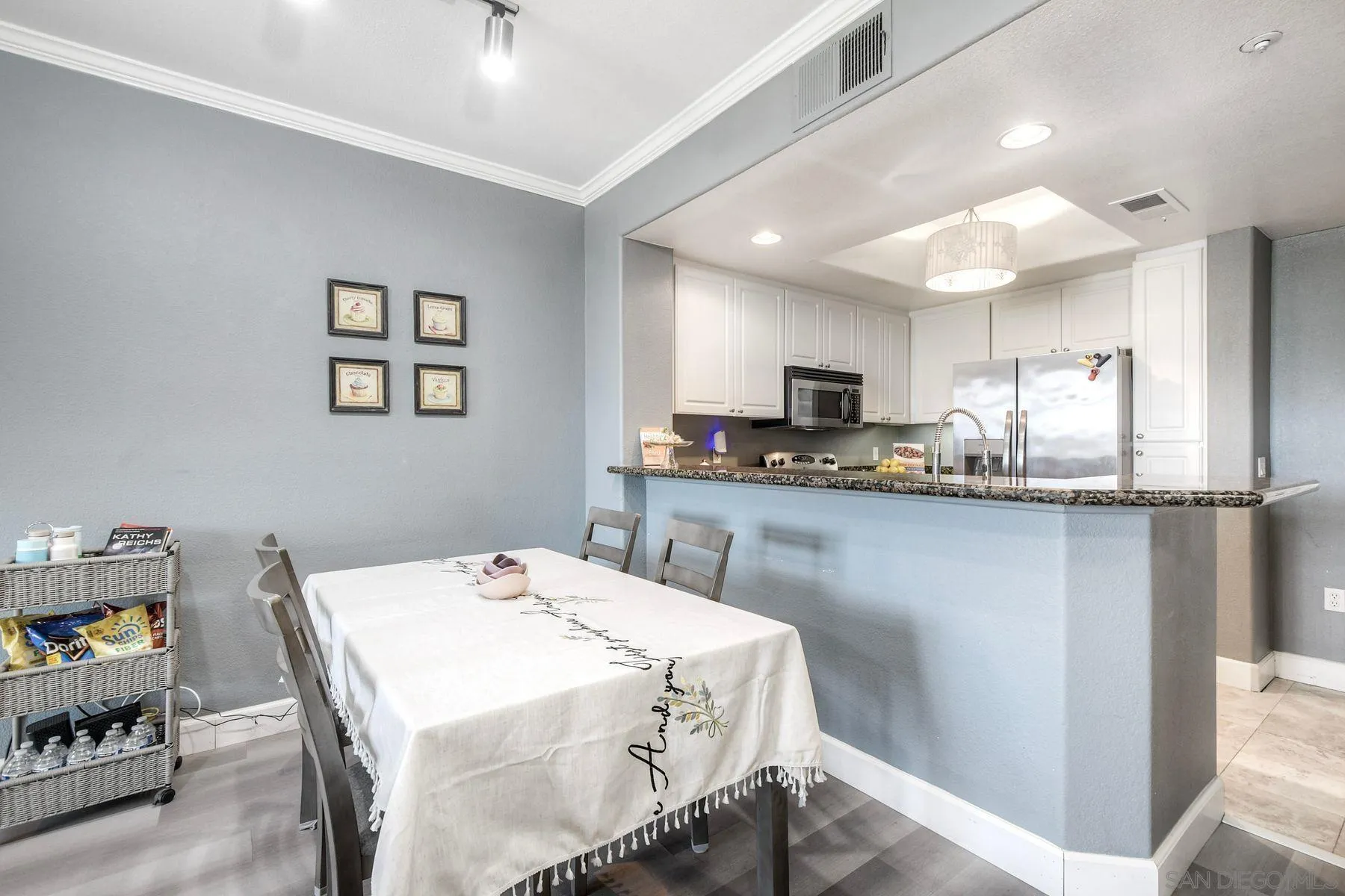 9253 Regents Road, Unit A305 La Jolla, CA 92037 - Photo 7 of 32