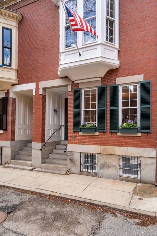 12 Cedar Street Boston, MA 02129 - Photo 22 of 23