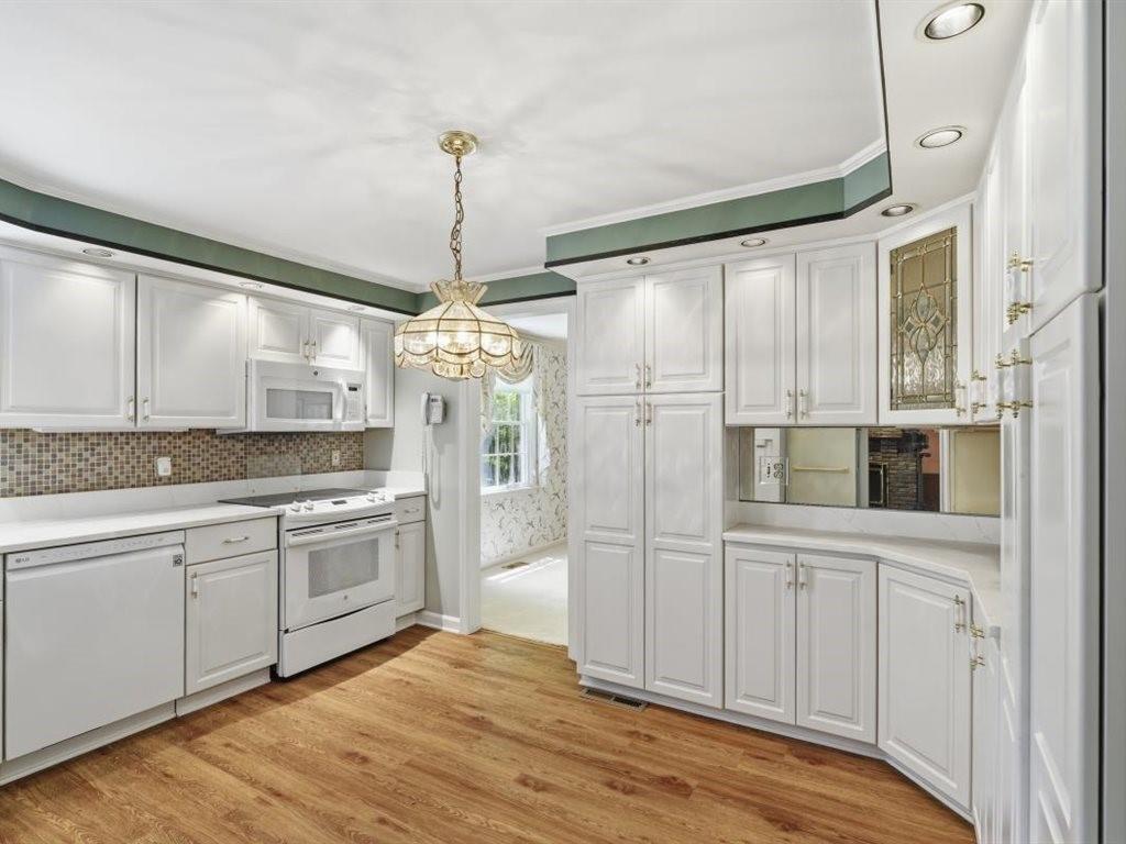 153 Seegar Road Upper St. Clair, PA 15241 - Photo 16 of 50 Kitchen