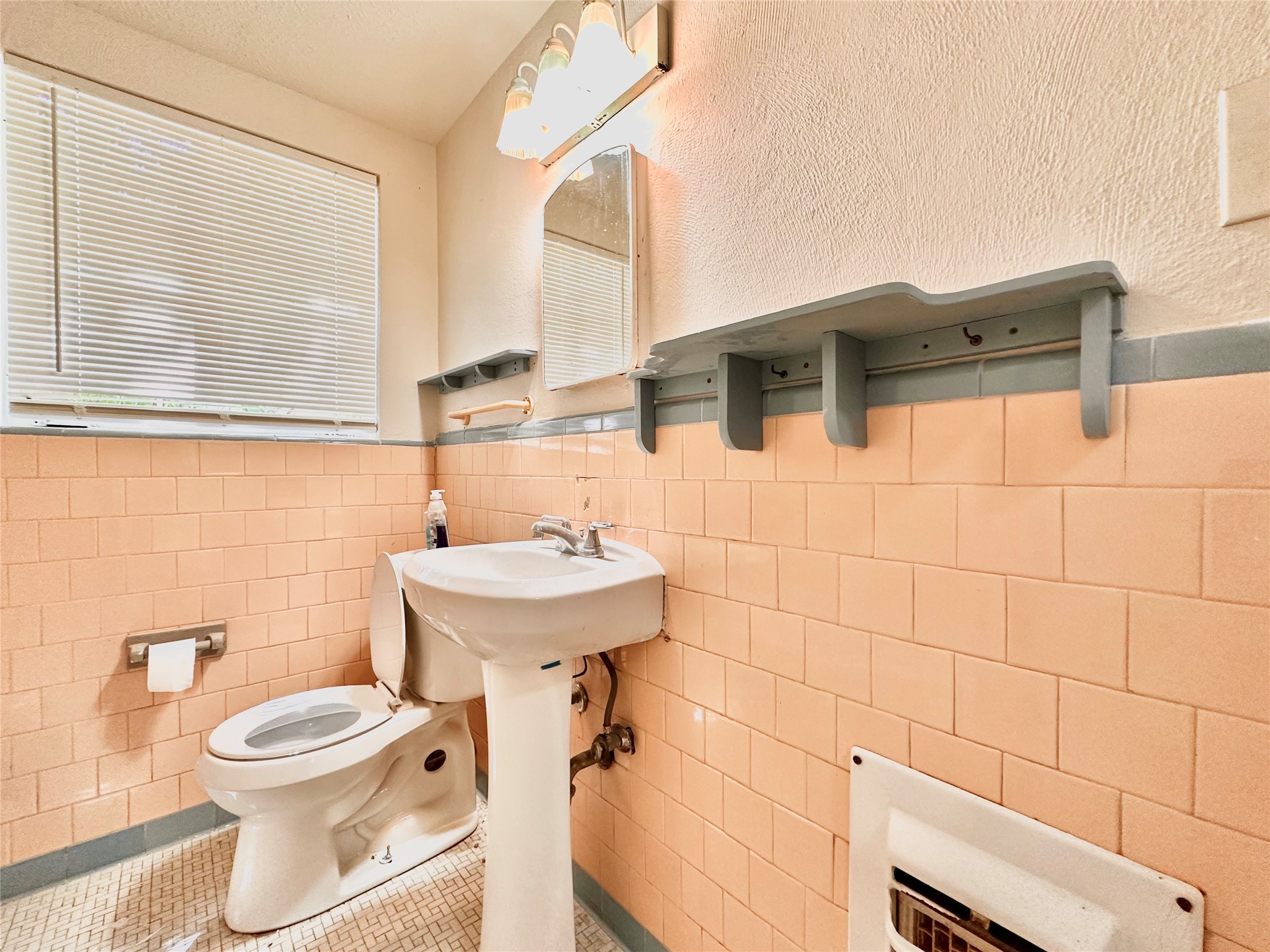 1408 Kirkwood Road, Unit B Austin, TX 78722 - Photo 6 of 6 Gallery Image 6
