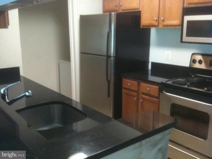 1780 Jonathan Way, Unit 1780B Reston, VA 20190 - Photo 2 of 3 Kitchen