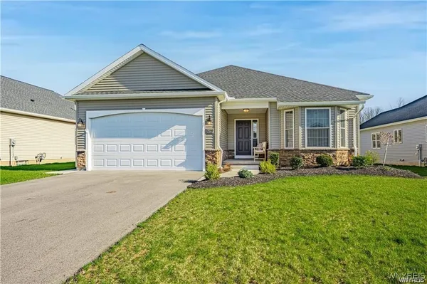 $449,900 | 7109 Lincoln Avenue Extension, Lockport Town, NY 14094