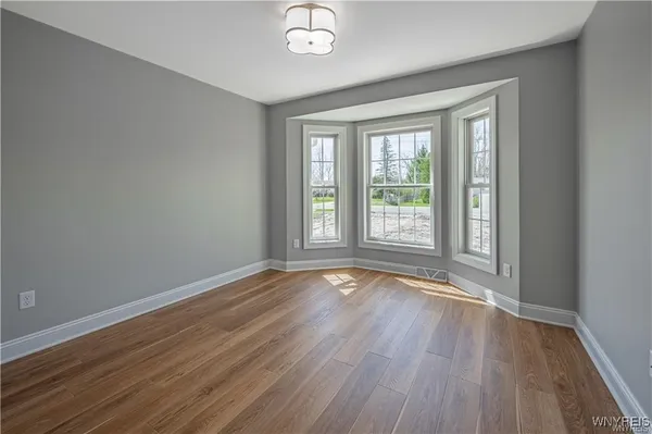 $449,900 | 7109 Lincoln Avenue Extension, Lockport Town, NY 14094