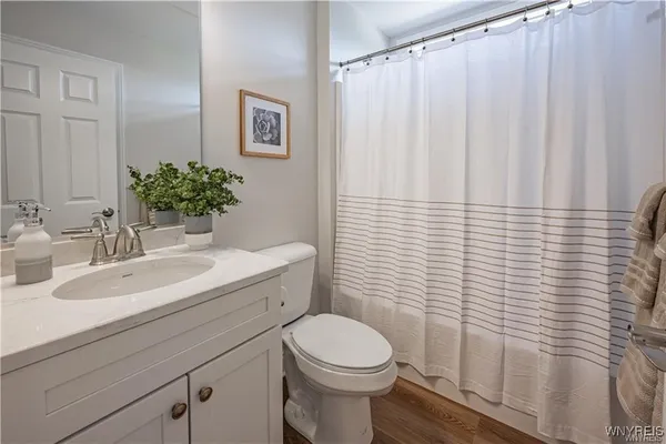 $449,900 | 7109 Lincoln Avenue Extension, Lockport Town, NY 14094