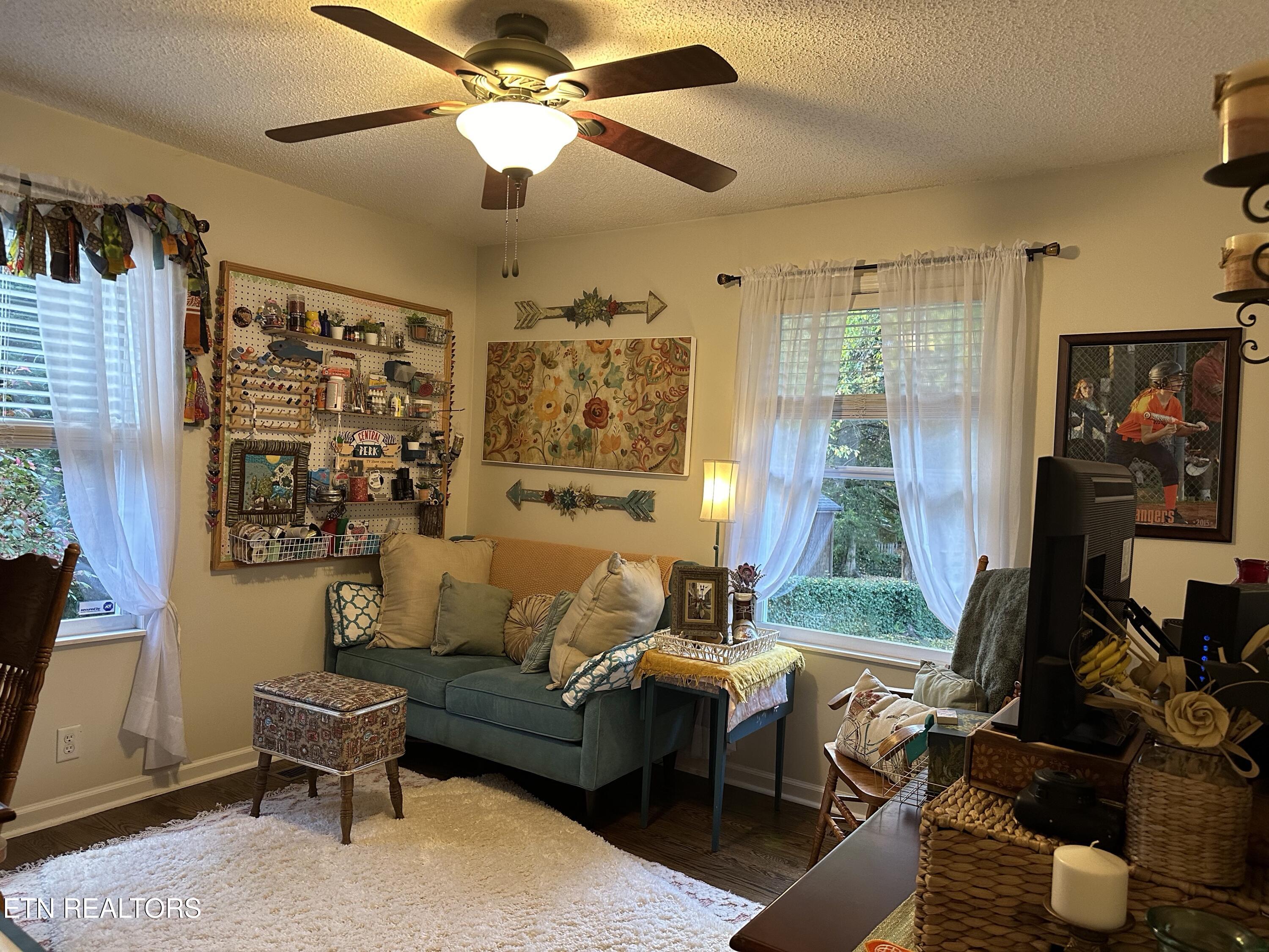 1711 Reaves Road Knoxville, TN 37912 - Photo 8 of 29 IMG_5976
