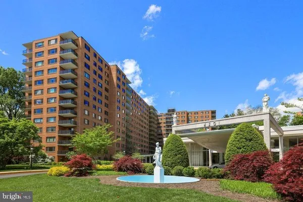 $489,000 | 4201 Cathedral Avenue Northwest, Unit 923W, Washington, DC 20016